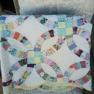 Double Wedding Ring Vintage Quilt